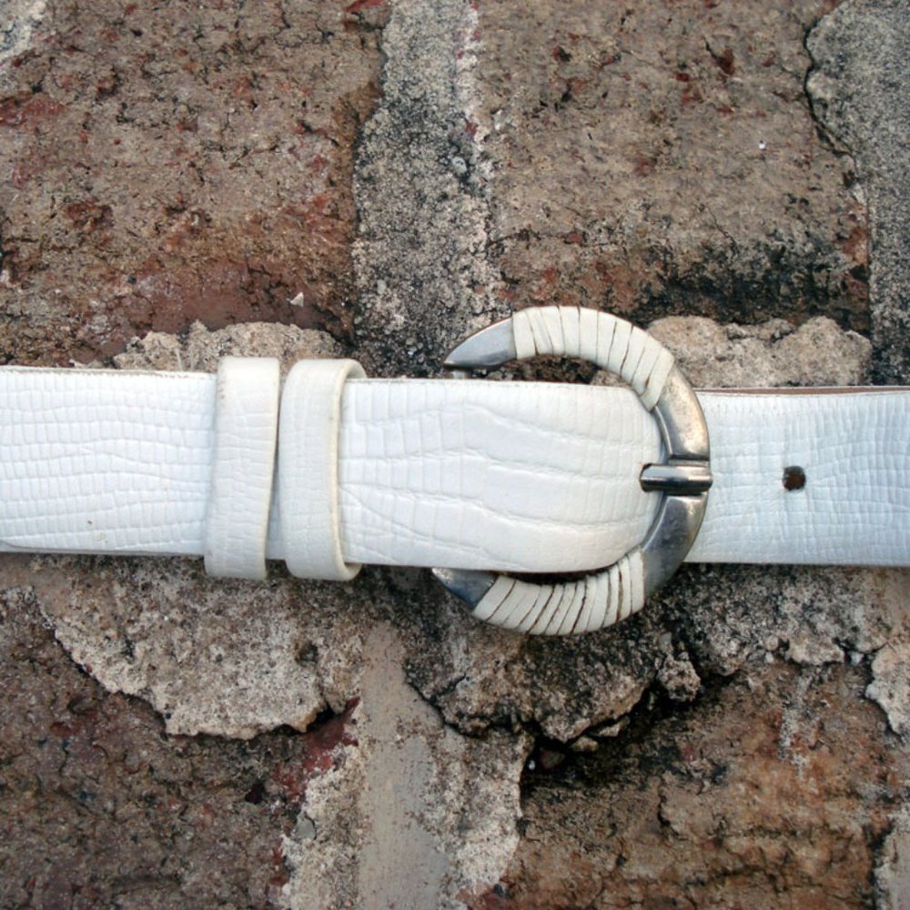 New The Ritz Accessory Collection Belt - Size SM - Picture 2 of 3
